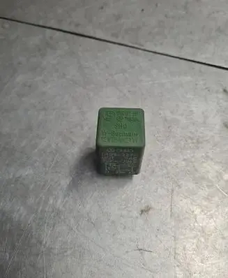 Volkswagen Jetta II Other relay 111953227D J59007J945