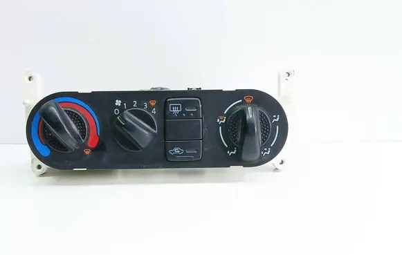 Nissan Terrano Climate control unit EG08130701