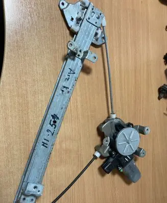 Mitsubishi Lancer Rear door window regulator with motor 501130