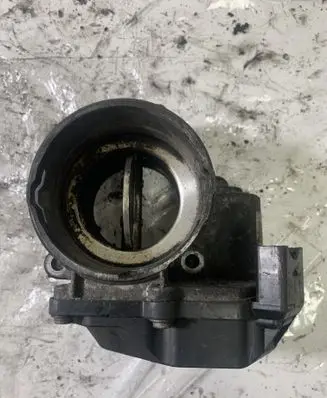 Volkswagen Golf V Throttle valve 03G128063M A2C53324665