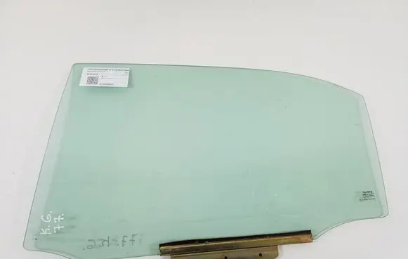 Toyota Corolla E120 E130 Rear door window glass 68104-02070