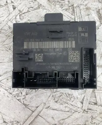 Volkswagen Golf VII Door control unit/module 5Q0959593