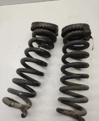 Chrysler 300 - 300C Rear coil spring 04895538AA