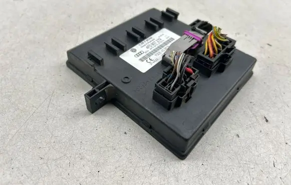 Audi Q7 4L Comfort/convenience module 4F0907279