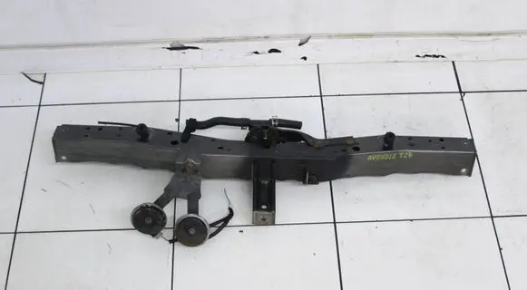 Toyota Avensis T270 Radiator support slam panel