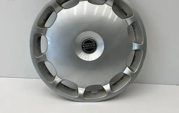 Volvo V70 R16 wheel hub/cap/trim 31201866 D38ME