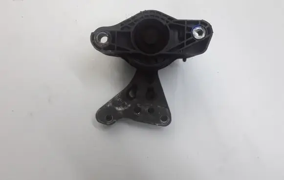 Engine mount bracket