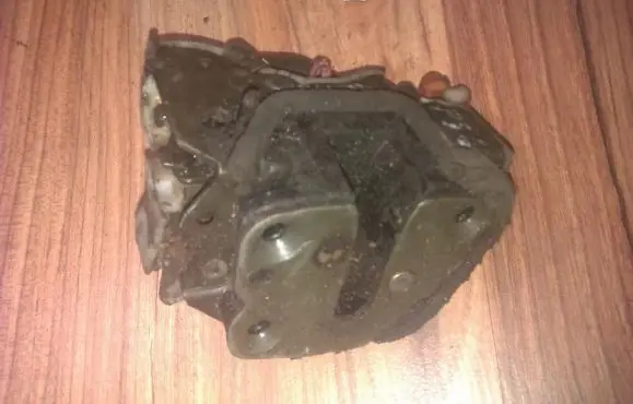 Nissan Sunny Rear door lock