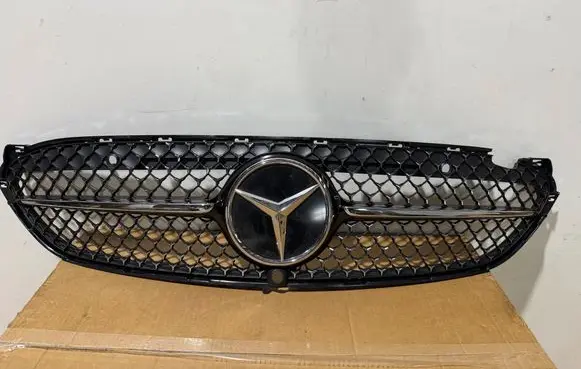 Mercedes-Benz CLS C218 AMG Quarter panel pressure vent A2368883200