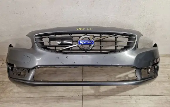 Volvo V60 Front bumper 31323831