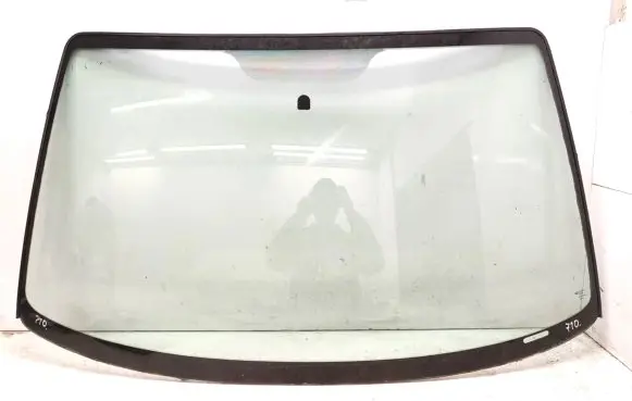 Mazda Tribute Front windscreen/windshield window AS1 M853