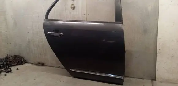 KIA Carens II Rear door 