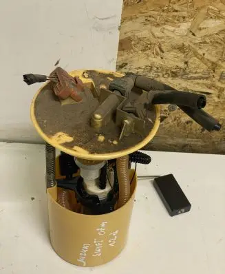 Suzuki Swift I In-tank fuel pump A2C5 3025095 A2C53025095