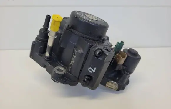 Ford Mondeo MK V Fuel injection high pressure pump 9424AD50A