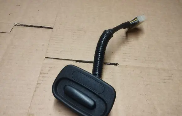 Chrysler Sebring (ST-22 - JR) Tailgate/boot open switch button 