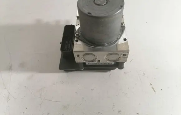 BMW 5 E60 E61 ABS Pump 6777797 6777799