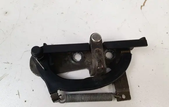 Volkswagen New Beetle Trunk lock loop 1C0827511
