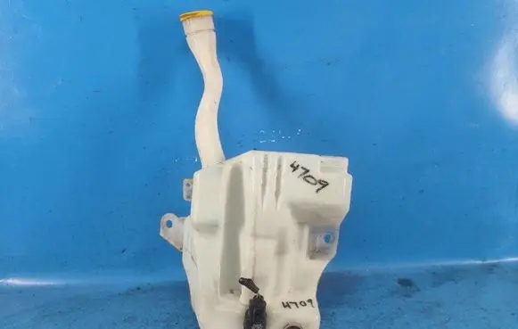 Ford Escape III Windshield washer fluid reservoir/tank FJ5Z17618A