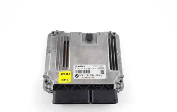 BMW 5 F10 F11 Engine control unit/module 8591074 0281032672