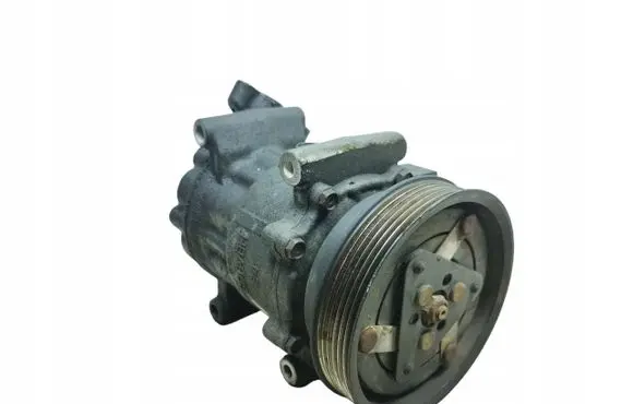 Renault Clio III Air conditioning (A/C) compressor (pump) 8200365787