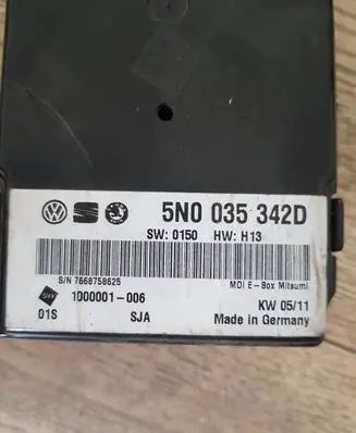 Volkswagen Transporter - Caravelle T5 USB socket connector 5N0035342D 7668758625 1000001006