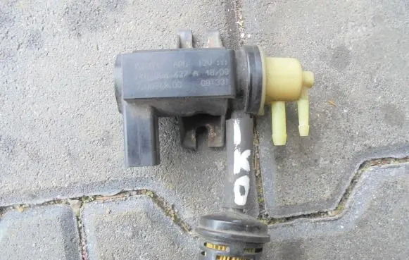 Volkswagen Tiguan Turbo solenoid valve 1K0906627A