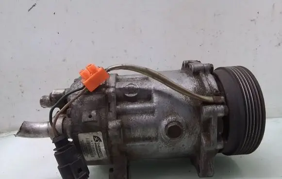 Volkswagen Golf IV Air conditioning (A/C) compressor (pump) KTT095003