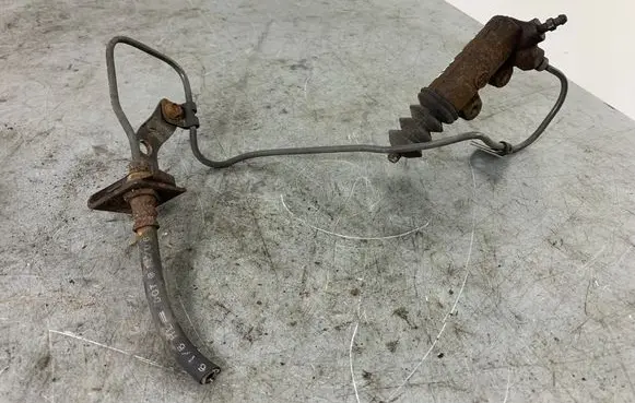 Toyota RAV 4 (XA30) Clutch master cylinder
