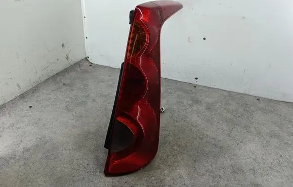 Nissan Note (E11) Rear/tail lights 22016752KOITO