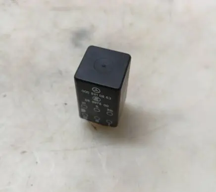 Mercedes-Benz W123 Other relay 0008210863 05897600