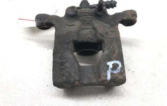 Nissan Qashqai Rear brake caliper