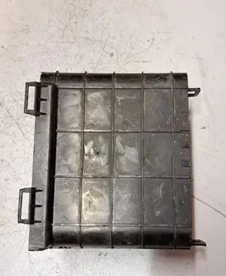 Volkswagen PASSAT B6 Battery box tray 1K0915336