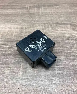 Mitsubishi Pajero Other relay MR122744 G8D202MB 2535D2