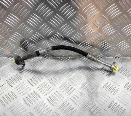 Volvo V60 Air conditioning (A/C) pipe/hose 31332755
