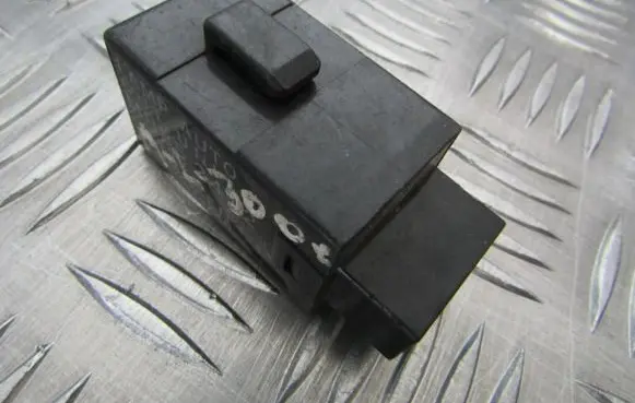 Mitsubishi 3000 GT Other relay mb852412