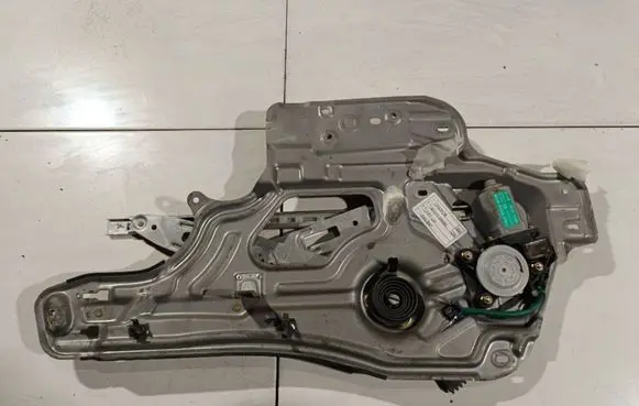 Hyundai Santa Fe Sliding door window regulator with motor 8247026050