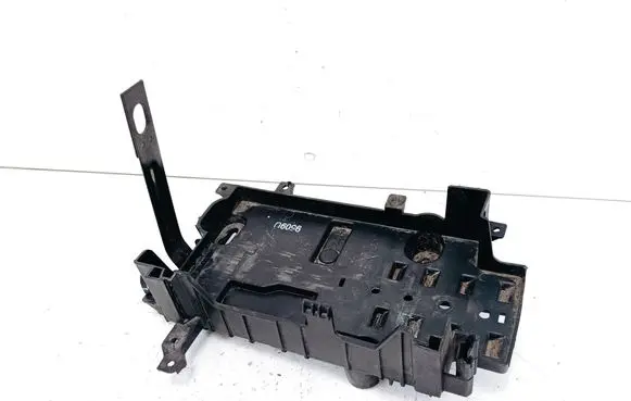 Buick Encore I Battery tray 42334926