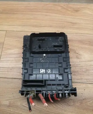Volkswagen Tiguan Fuse module 1K0937125A 017183071