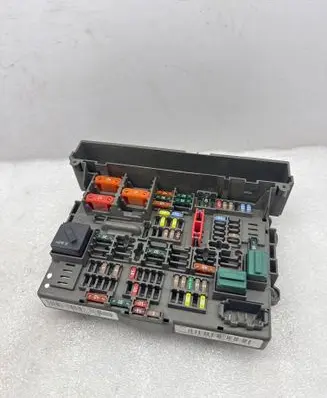 BMW 1 E81 E87 Fuse module 9119445