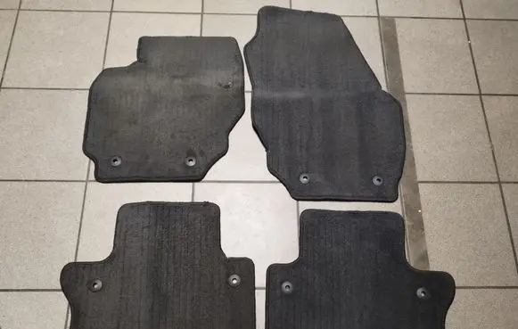 Volvo V70 Car floor mat set 