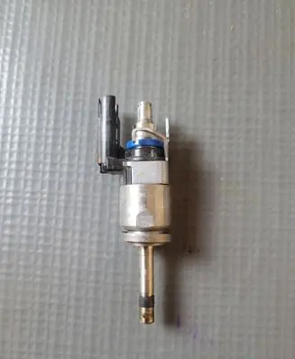 Volvo V90 Cross Country Fuel injector 32140075