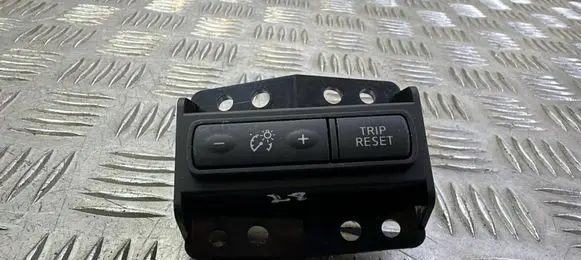 Nissan X-Trail T32 Other switches/knobs/shifts 40311C