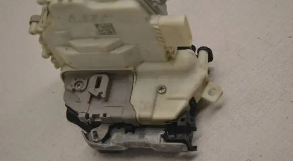 Audi A6 S6 C7 4G Front door lock 8J1837016F