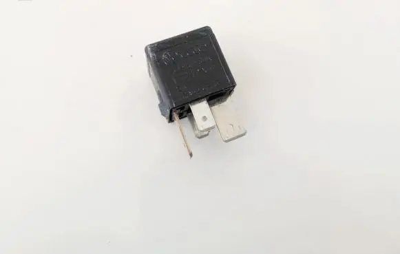 Volkswagen Golf V Other relay 1k0951253a v23134-j52-x430