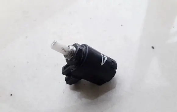 Toyota Corolla Verso AR10 Bonnet alarm switch sensor 