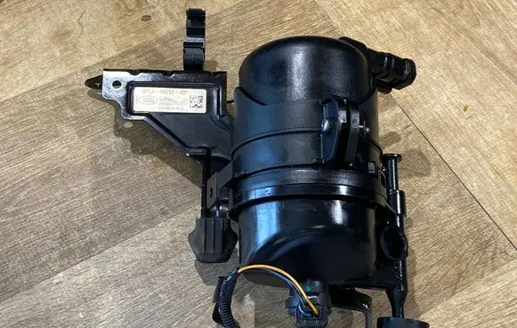 Land Rover Discovery 5 Fuel filter bracket/mount holder HPLA9B262AD GJFSA 20032017