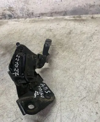 Volkswagen Taigo ABS pump bracket 2q1614235