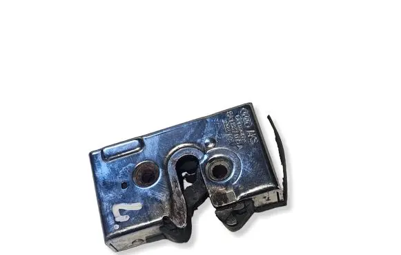 Audi 80 90 S2 B4 Front door lock 8A1837015A