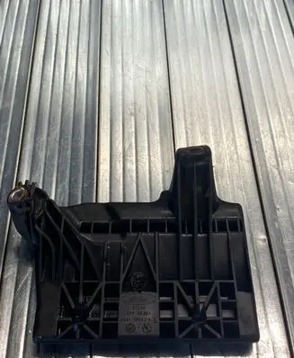 Battery tray