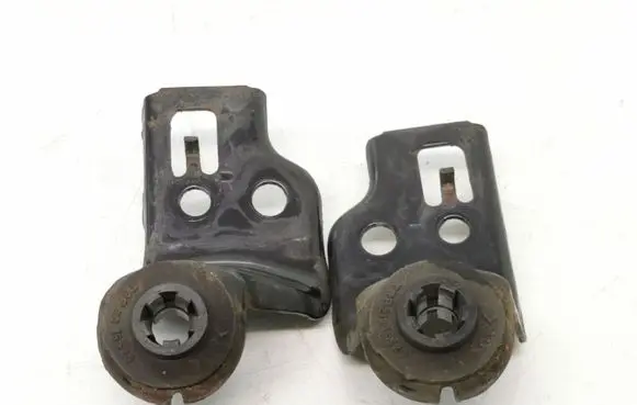 Toyota Avensis T250 Radiator mount bracket